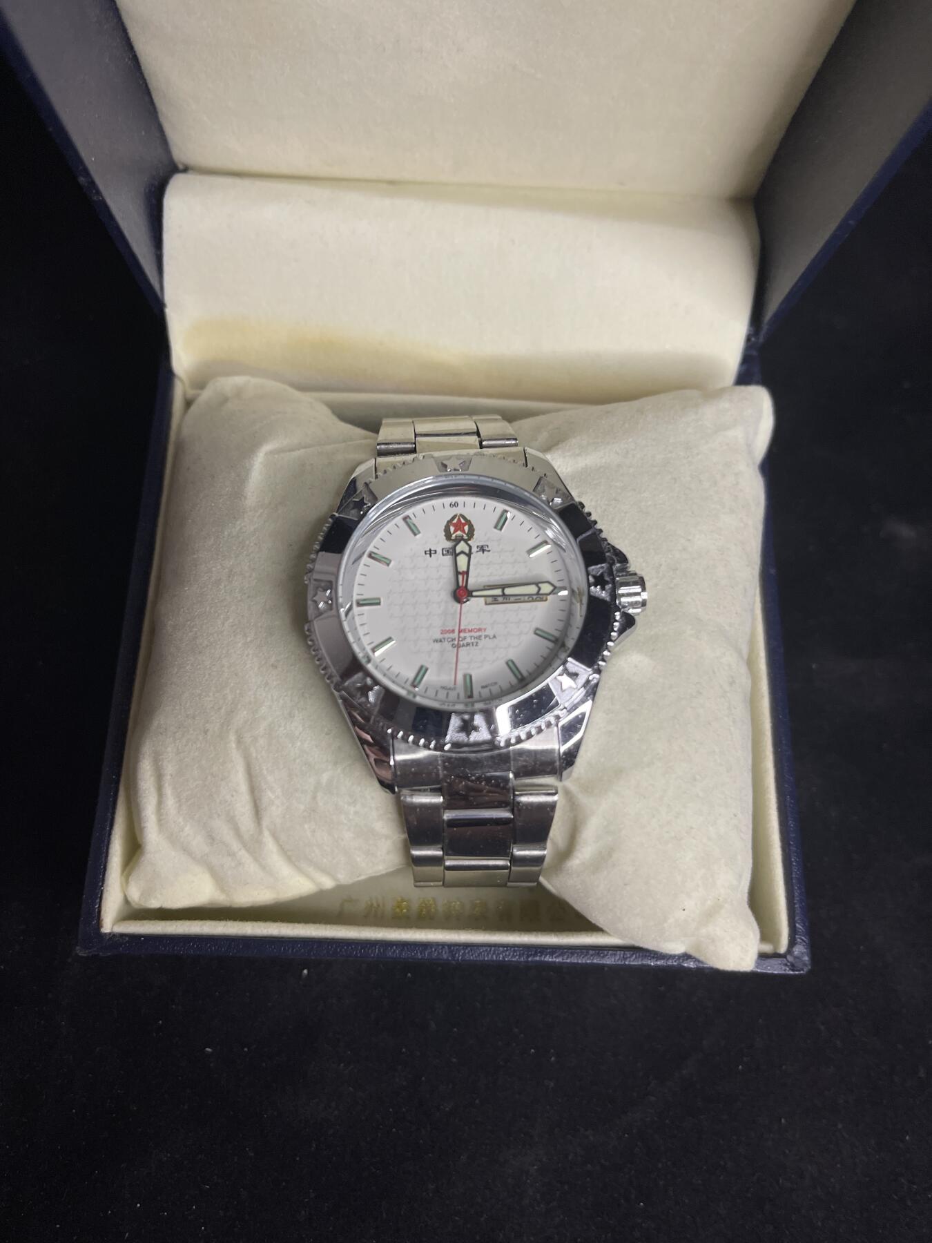 红藏专场 军表一块原盒