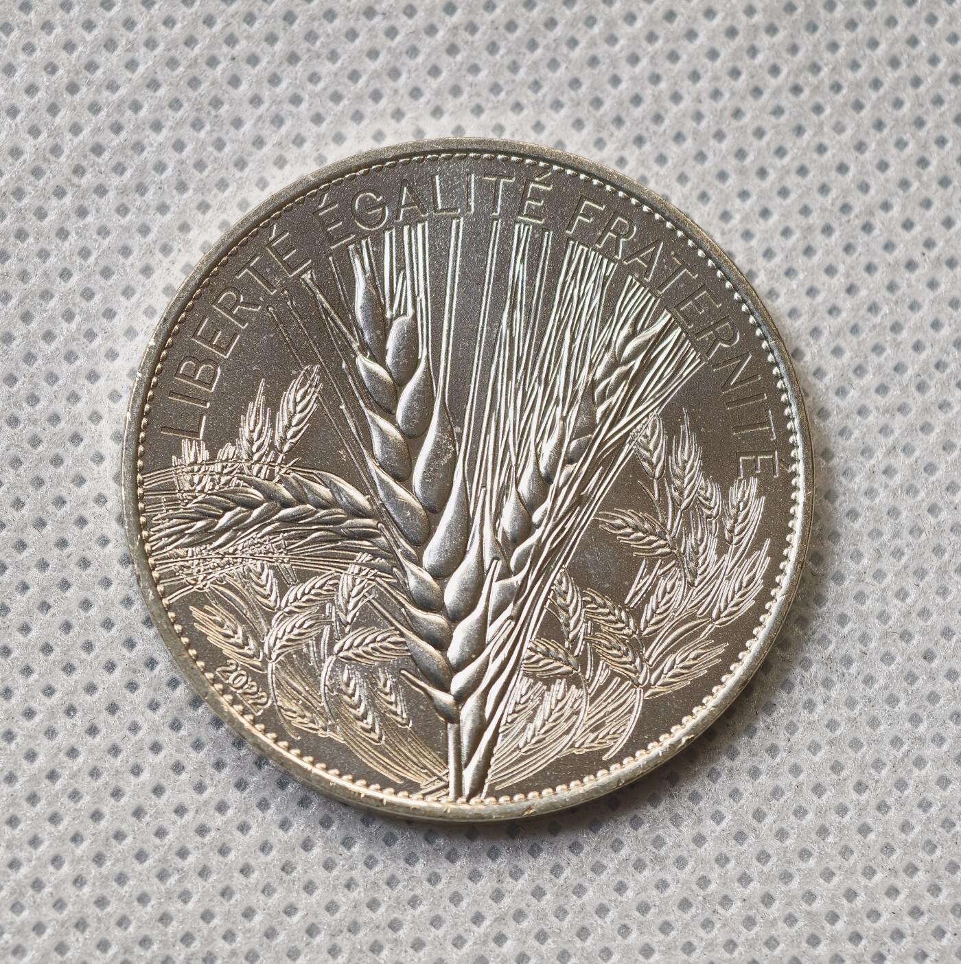 甄臻铺-世界币章拍卖（第55期），3月28日甄品场（直播拍卖）拍品征集中，送拍享返佣金等优惠多多 2022年法国20欧元小麦精制银币，18克900银