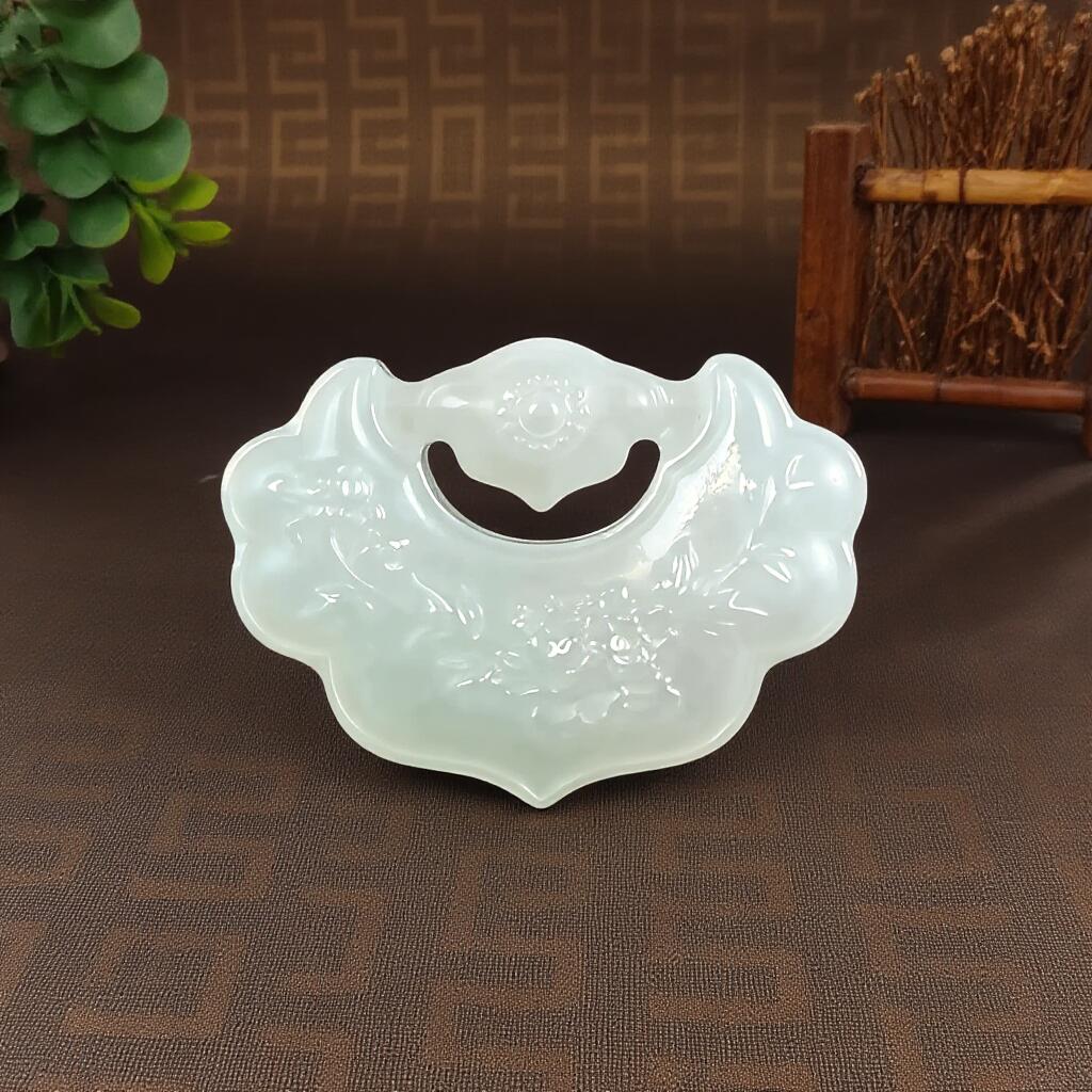 碧月说宝.君子怀瑾·当代和田玉清风专场(四) 白玉花开富贵锁