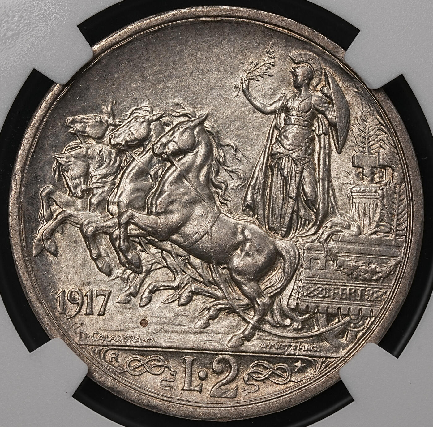 修遠堂世界钱币第108期 NGC AU58 1917年意大利马车2里拉银币 较少见年份