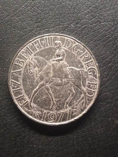 荟藏特别场次第十期——“社长的硬币堆” - 英国1977年伊丽莎白女王加冕25周年克朗币