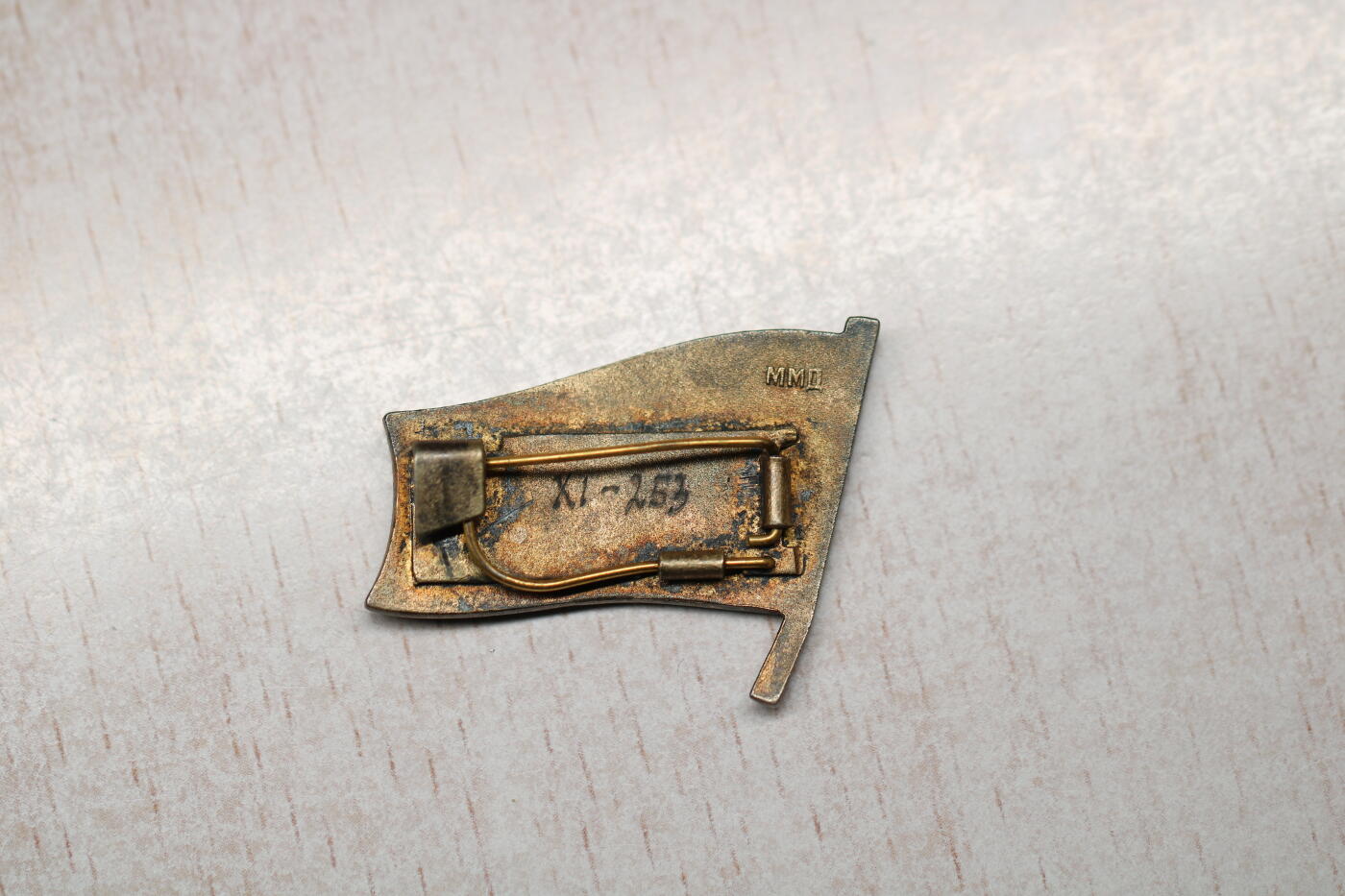 大猫徽章拍卖 第290期 苏联最高苏维埃代表证章 小旗子 十一届253号 有资料