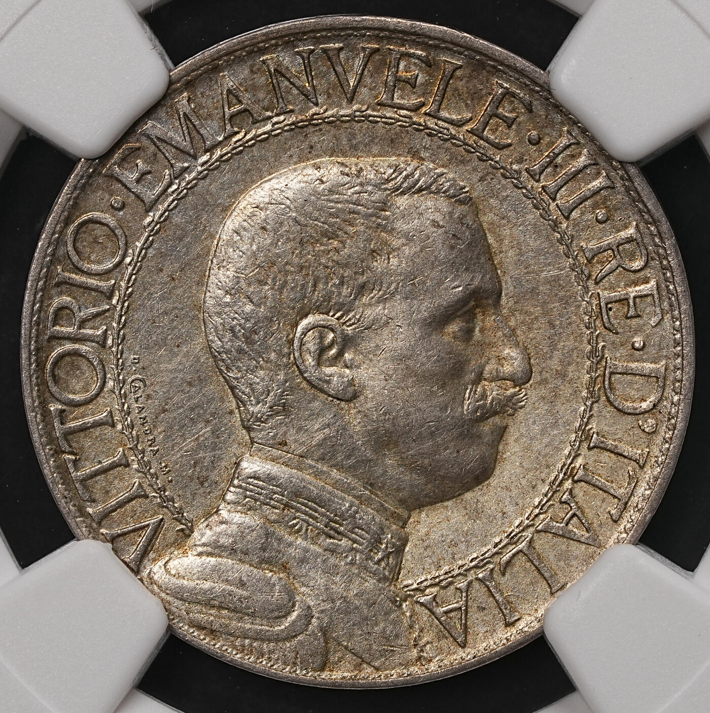 修遠堂世界钱币第108期 NGC AU55 1909年意大利马车1里拉银币，少见的早期圈版年份