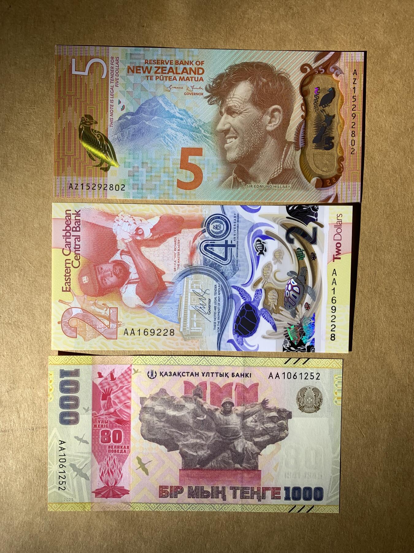 【礼羽收藏】🌏世界钱币拍卖第131期 外币币3张 全部无47号码 两张AA冠 全新UNC