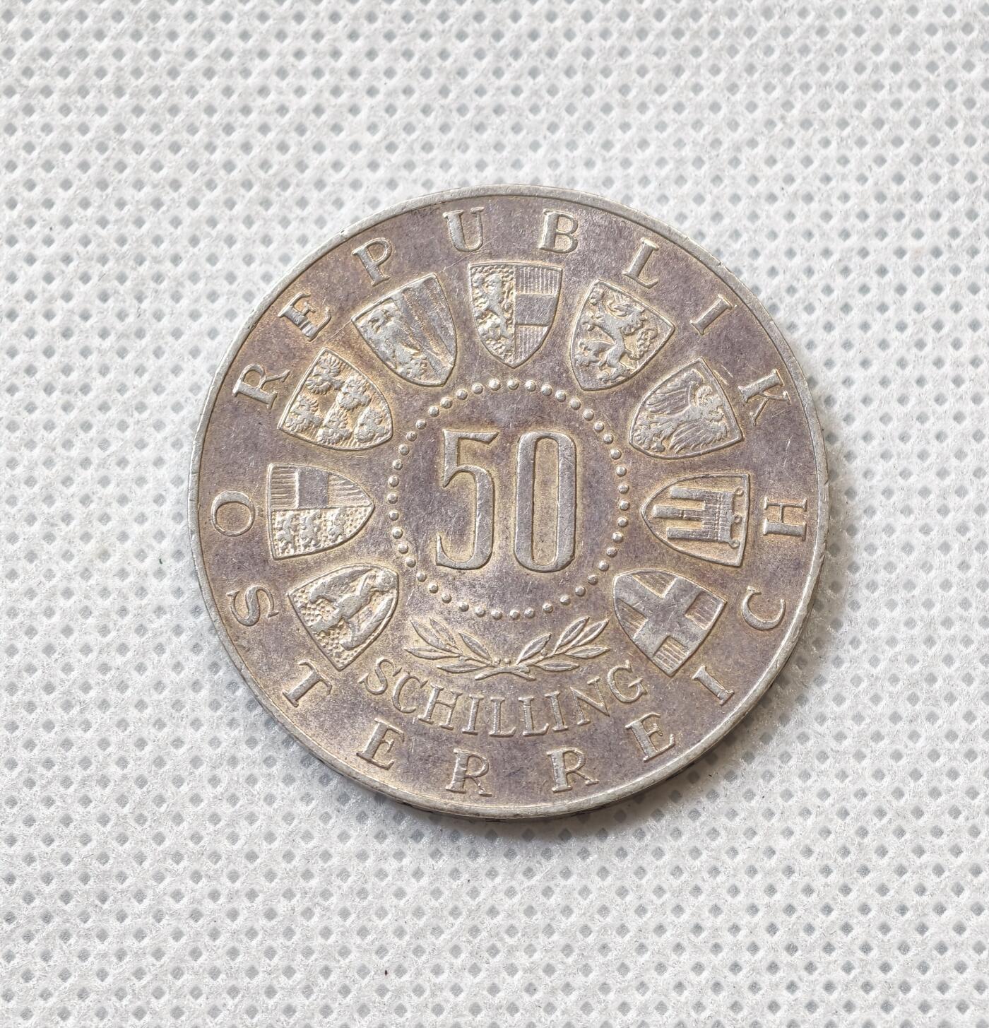 甄臻铺-世界币章拍卖（第55期），3月28日甄品场（直播拍卖）拍品征集中，送拍享返佣金等优惠多多