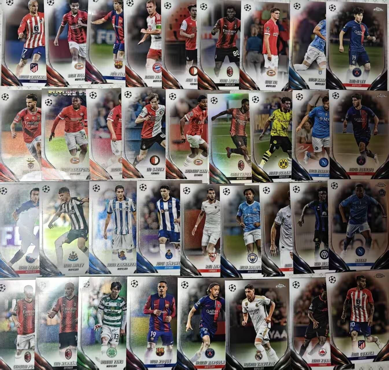 龙虎卡牌-七九场（满200元包邮，无佣金，每周六结拍，欢迎送拍） 35张 折射卡 Topps Chrome系列的欧冠足球球星卡，卡片以欧冠赛事为主题，涵盖欧洲五大联赛及荷甲、苏超等联赛的欧冠参赛球队球员，卡面采用Chrome系列标志性的金属折射工艺，是足球收藏卡中的热门品类。