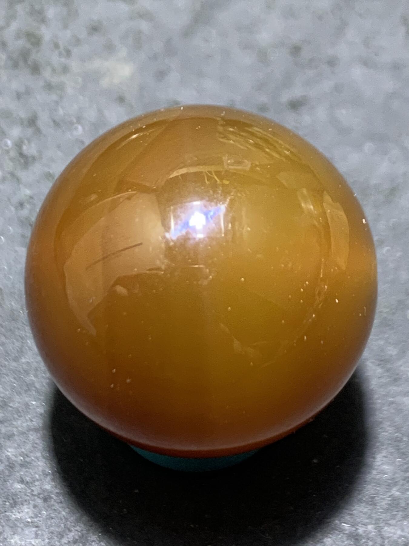 精美北红玛瑙2.0圆珠一颗，