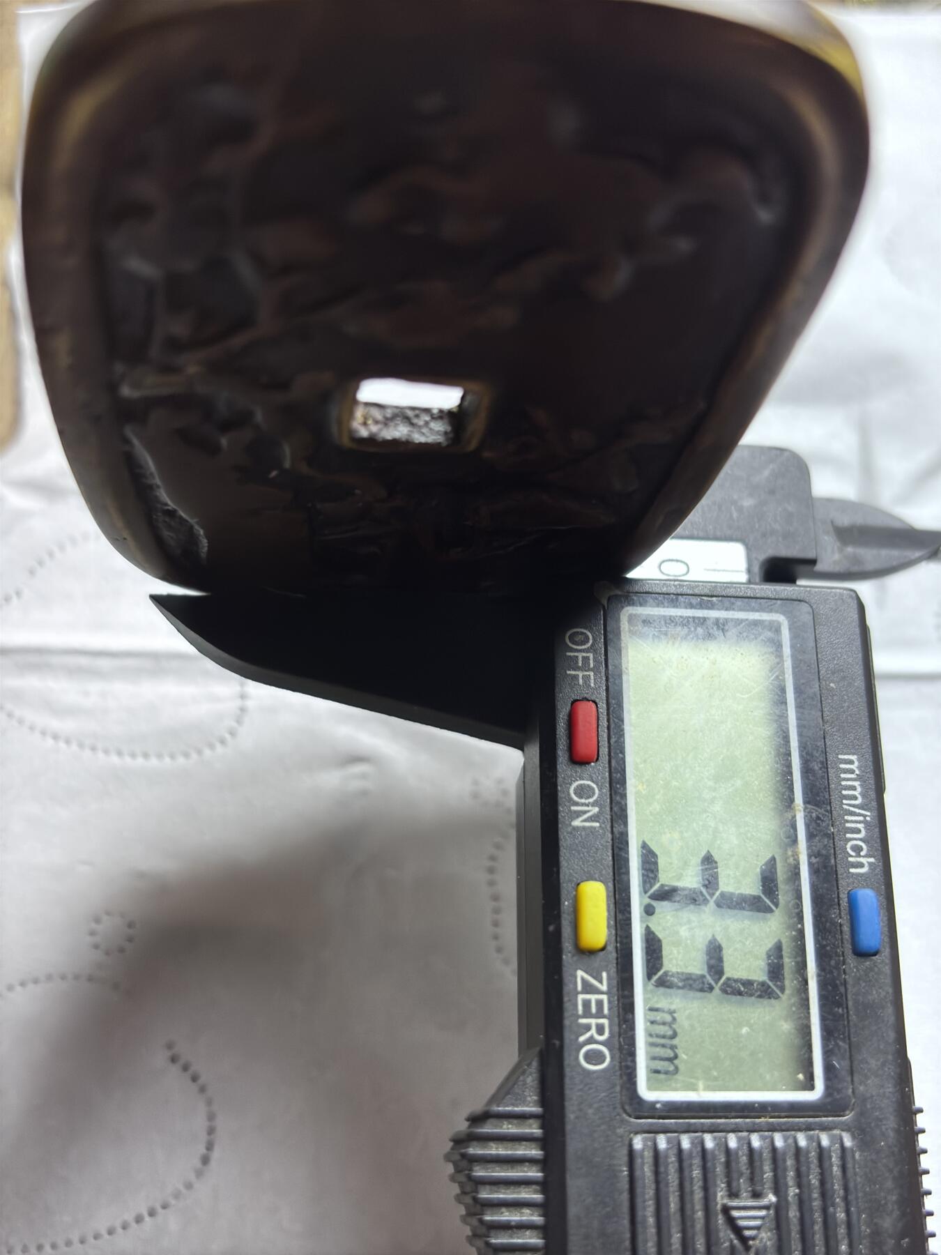 文馨钱币收藏第 297 场，银币，古钱币，铜元场，长期接代拍业务 少见日本 七百 越能通用 马踏梅花花钱，直径 78.5 宽 47.6 厚 3.3 重 78.9 克