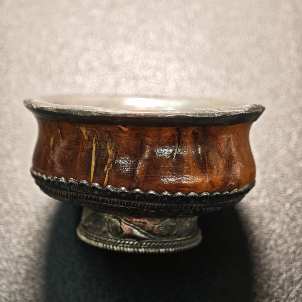 【德藏】世界币章拍卖第168期（拍品征集中~欢迎藏友联系） 古早镶嵌银质刻花酒杯一对 直径约：50mm/每个；重约：20～21.3g