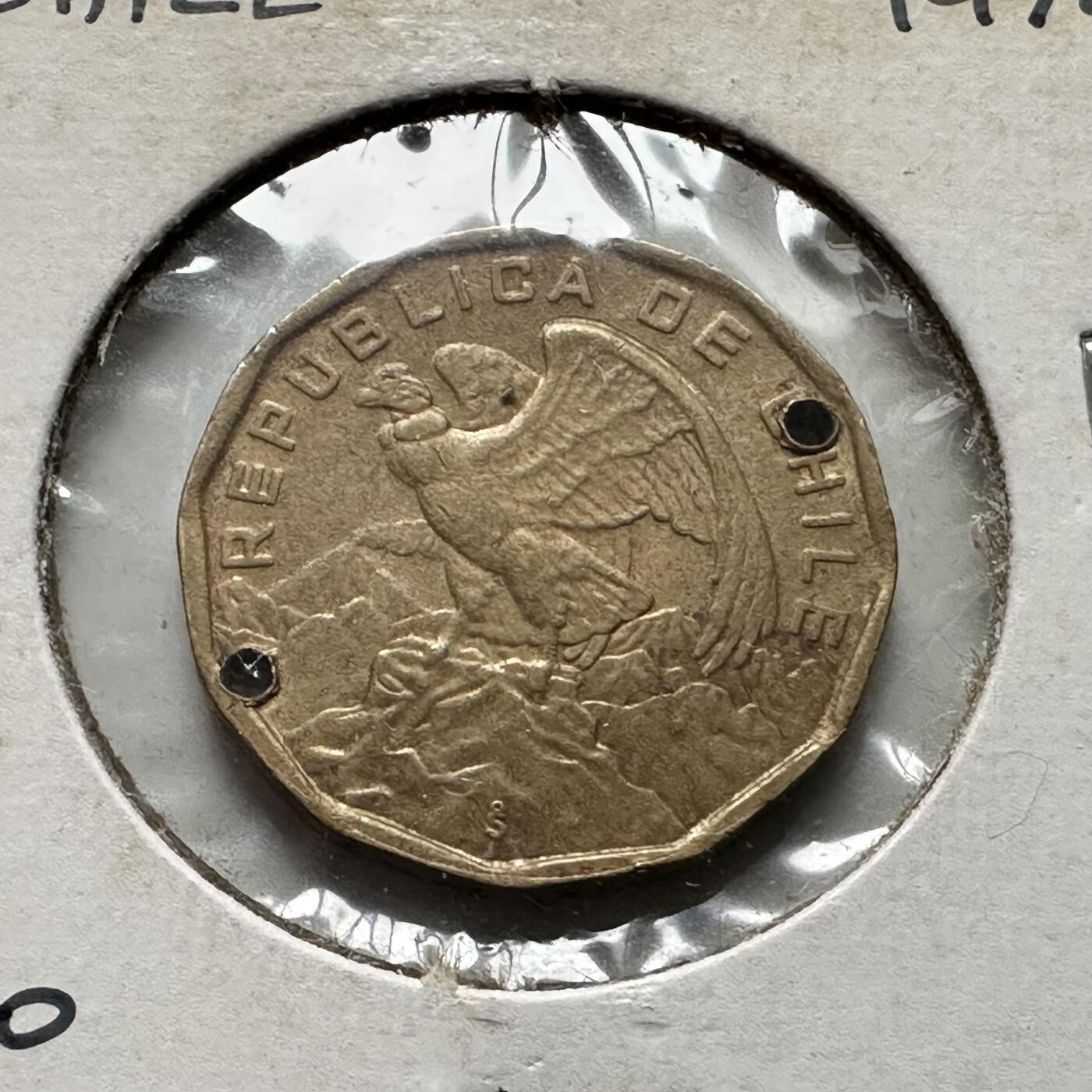 🌹外币初藏🌹🐯2026年第32场   每周二四六晚8️⃣点 接代拍 智利1974年100埃斯库多 有打孔