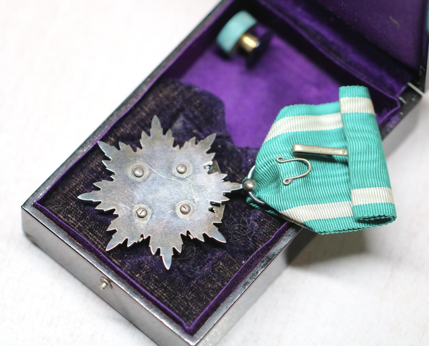 大猫徽章拍卖 第290期 勿忘国耻 功四级金鸟章