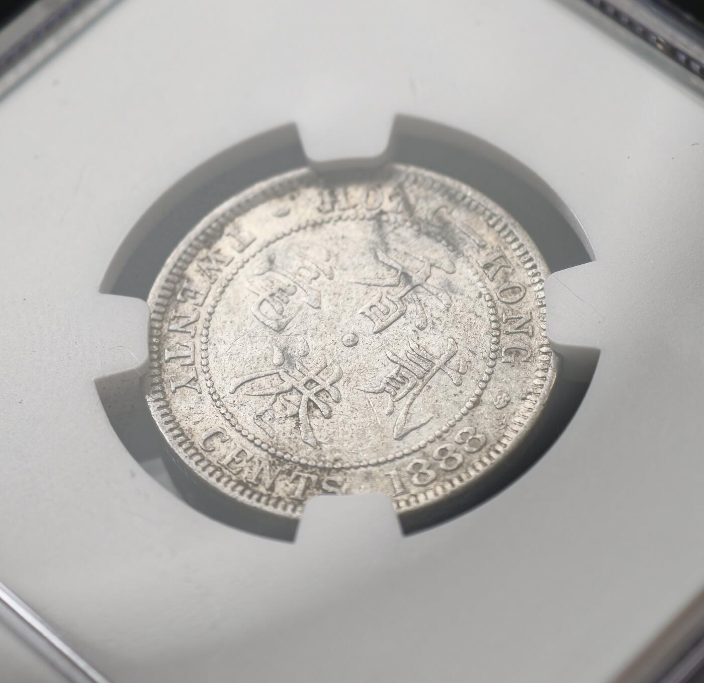 甄臻铺-世界币章拍卖（第55期），3月28日甄品场（直播拍卖）拍品征集中，送拍享返佣金等优惠多多