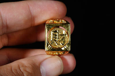 上海都达杂项专场90【全场包邮】  镀金旋转发财开口戒指69-235