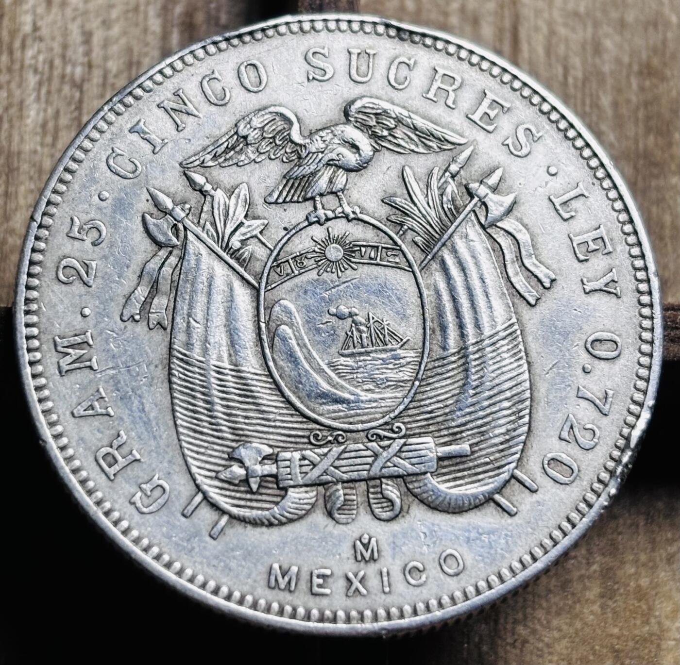 文馨钱币收藏第 297 场，银币，古钱币，铜元场，长期接代拍业务 少见 1944 年厄瓜多尔 5 苏克雷大银币，只发行两年关门版，25 克 720 银