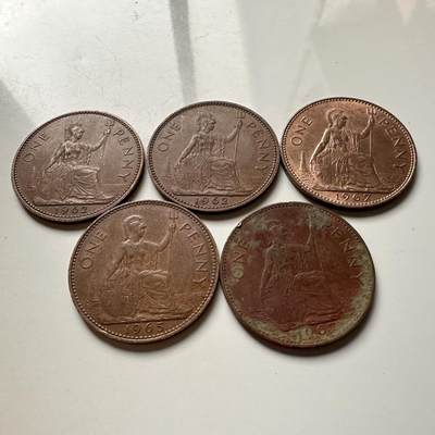 🌹外币初藏🌹🐯2026年第32场   每周二四六晚8️⃣点 接代拍 - 英国 女王版 一便士 5枚