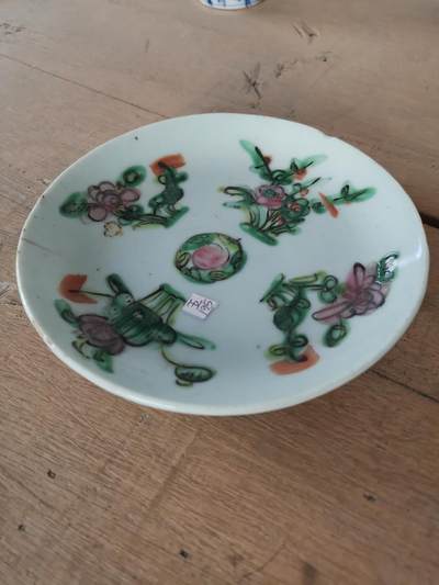 盘子有细线品相如图介意勿拍 - 盘子有细线品相如图介意勿拍