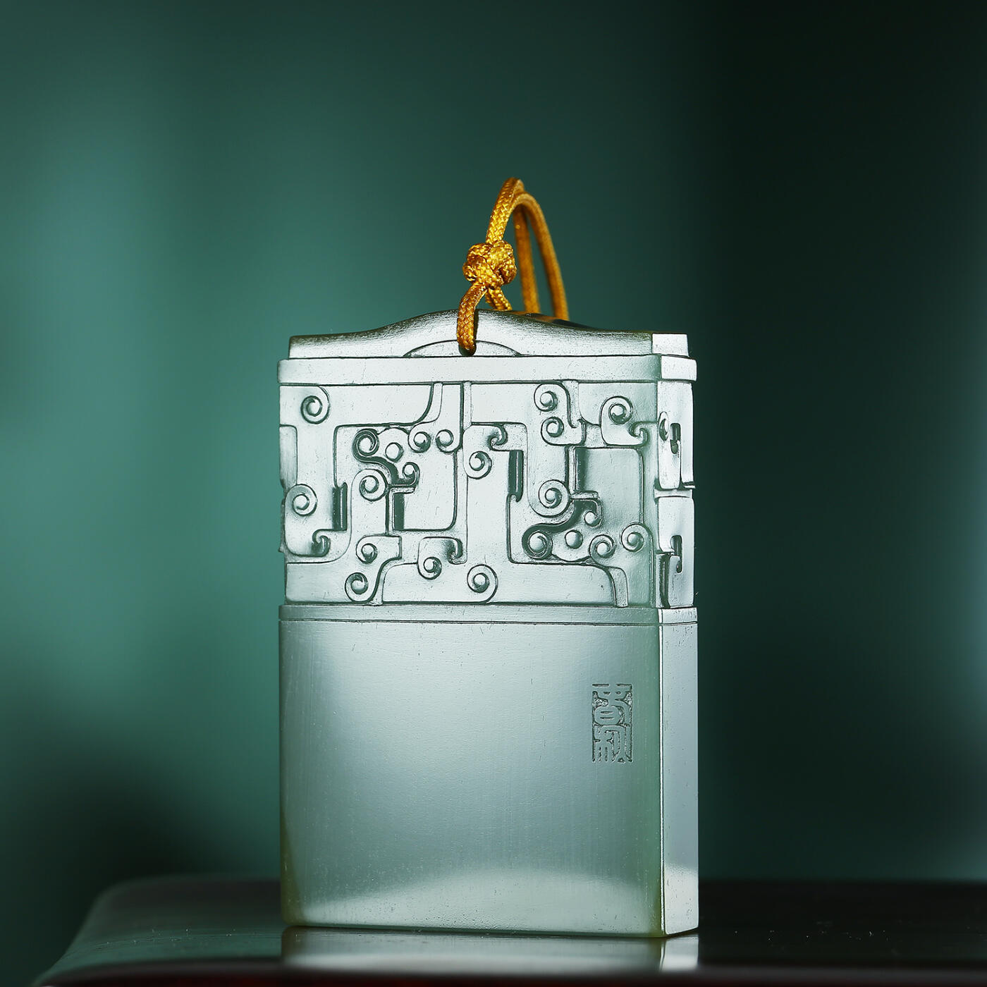 碧月说宝.君子怀瑾·当代和田玉清风专场(三) 马洪伟 蓝调和田青玉守护平安牌（代表性作品）