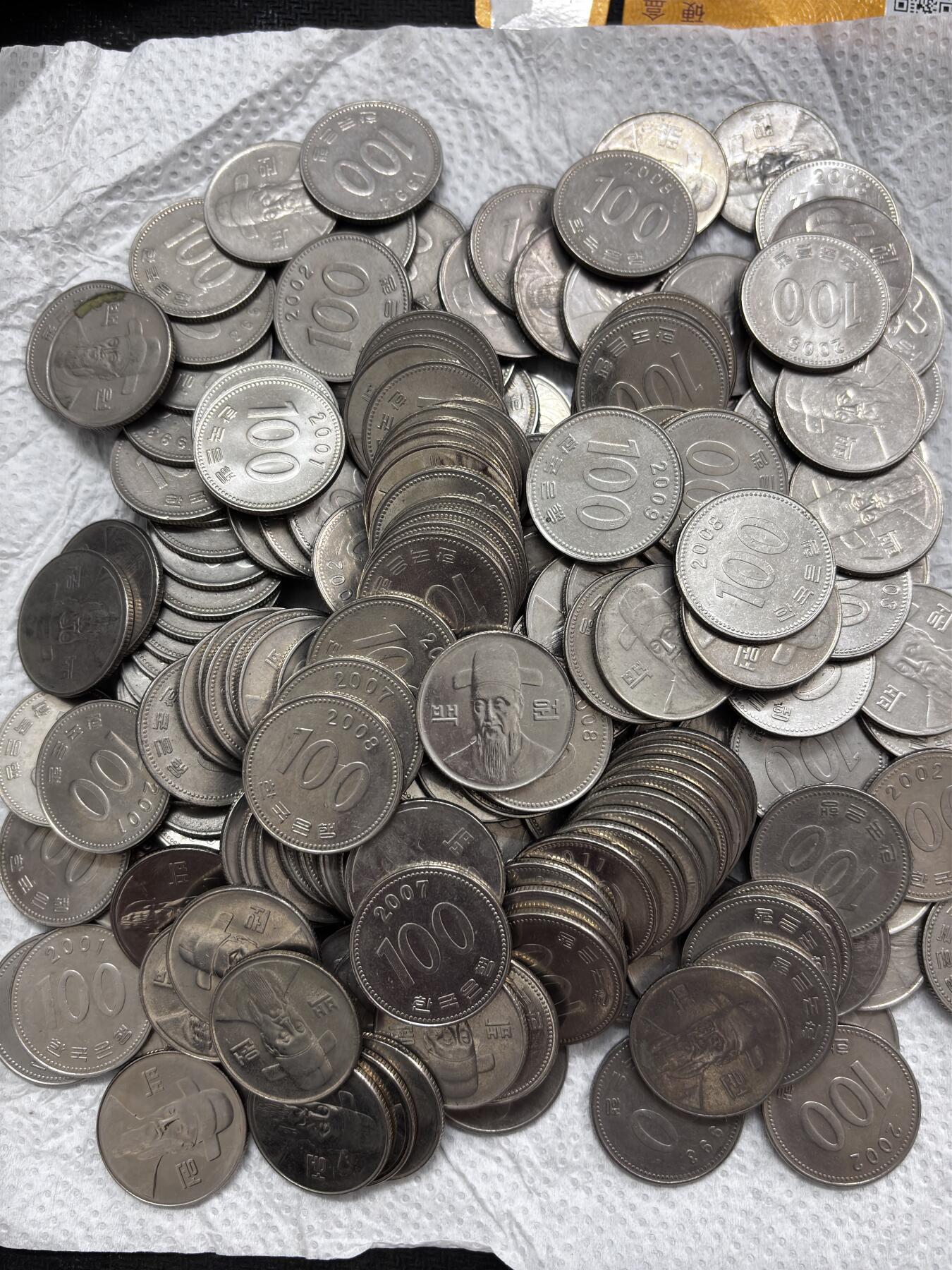 文馨钱币收藏第 297 场，银币，古钱币，铜元场，长期接代拍业务 好品韩国李舜臣 100 元 200 枚，多年份未挑，目测 8-12 个年份
