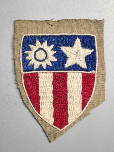 小驴勋章奖章收藏3月21日周六晚六点拍卖（珍爱和平，收藏战争，铭记历史，勿忘国耻，忠党爱国。有偿代拍，送拍规则在简介最后，参拍须阅读规则后再参拍，关系到运费包装发货时效真假辨别等关键信息，拍卖时不再发原图，看大图店主微信码在拍卖店铺介绍里） - 二战CBI中缅印战区臂章，棉质，实发衣服剪裁下来