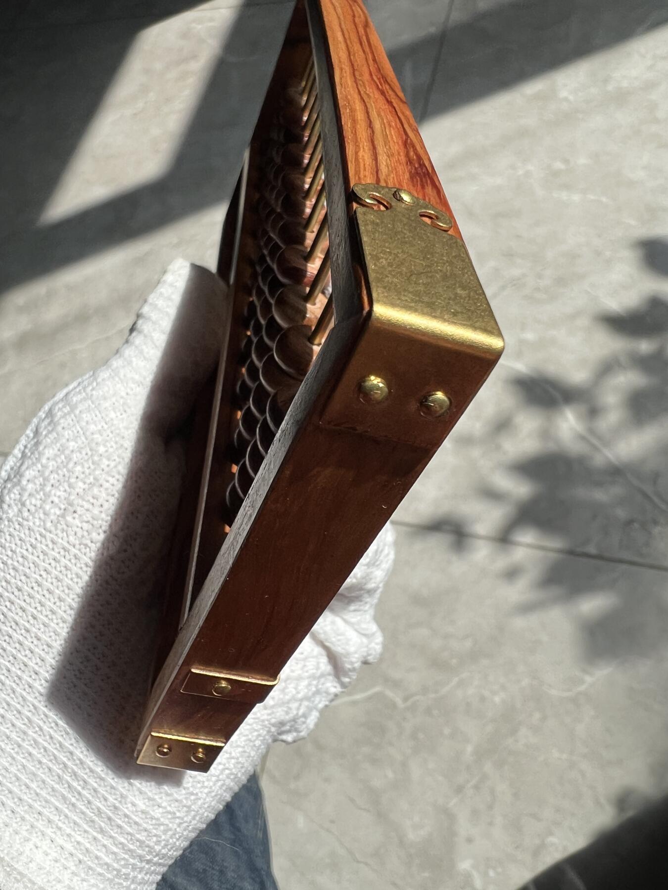 零元拍：“算盘一响，黄金万两”海南黄花梨十三档算盘。尺寸：203/93/13.5MM