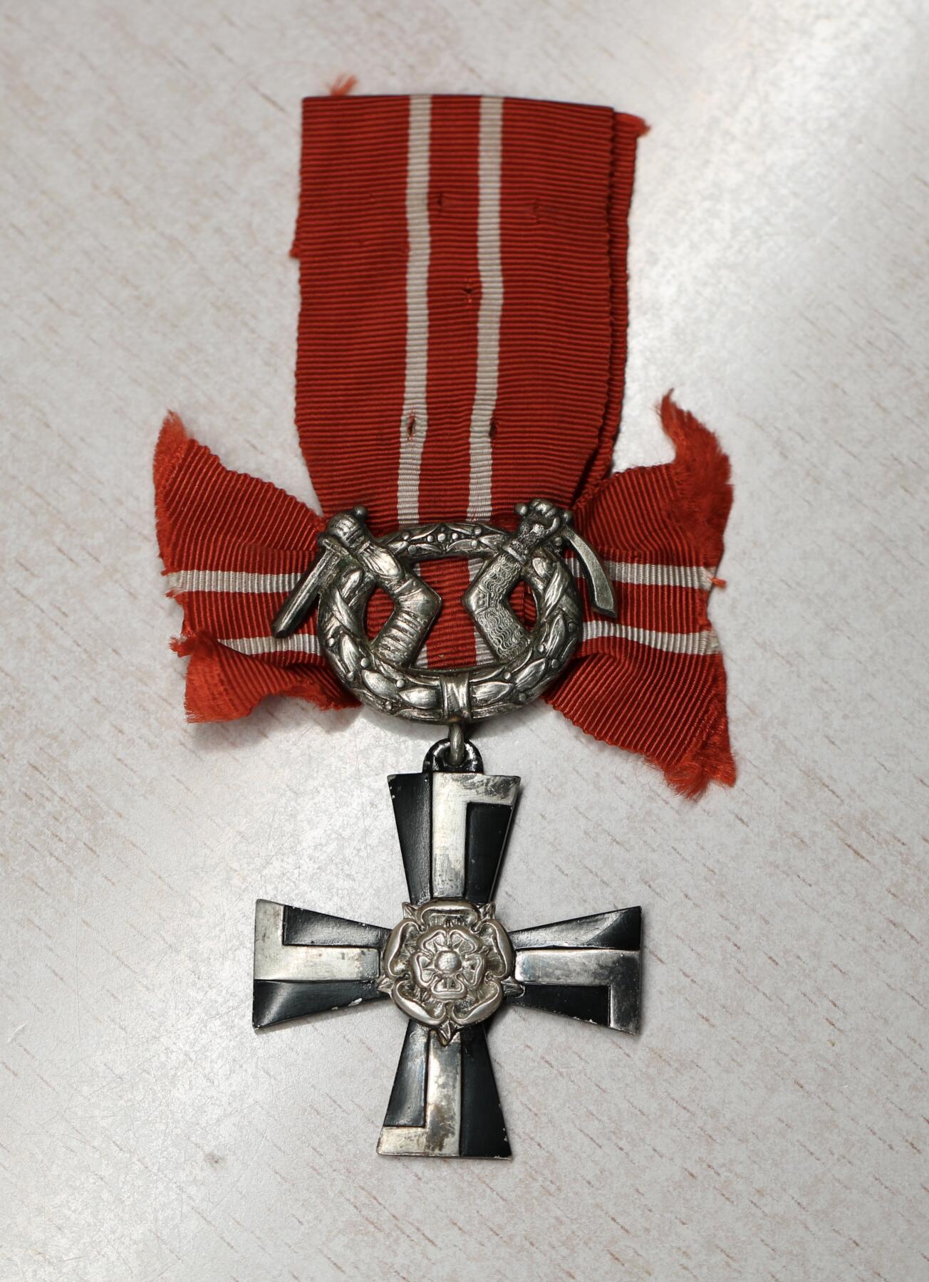 大猫徽章拍卖 第290期 芬兰 四级军事自由十字 稀少继续战争开战第一年版本（延续早期工艺）