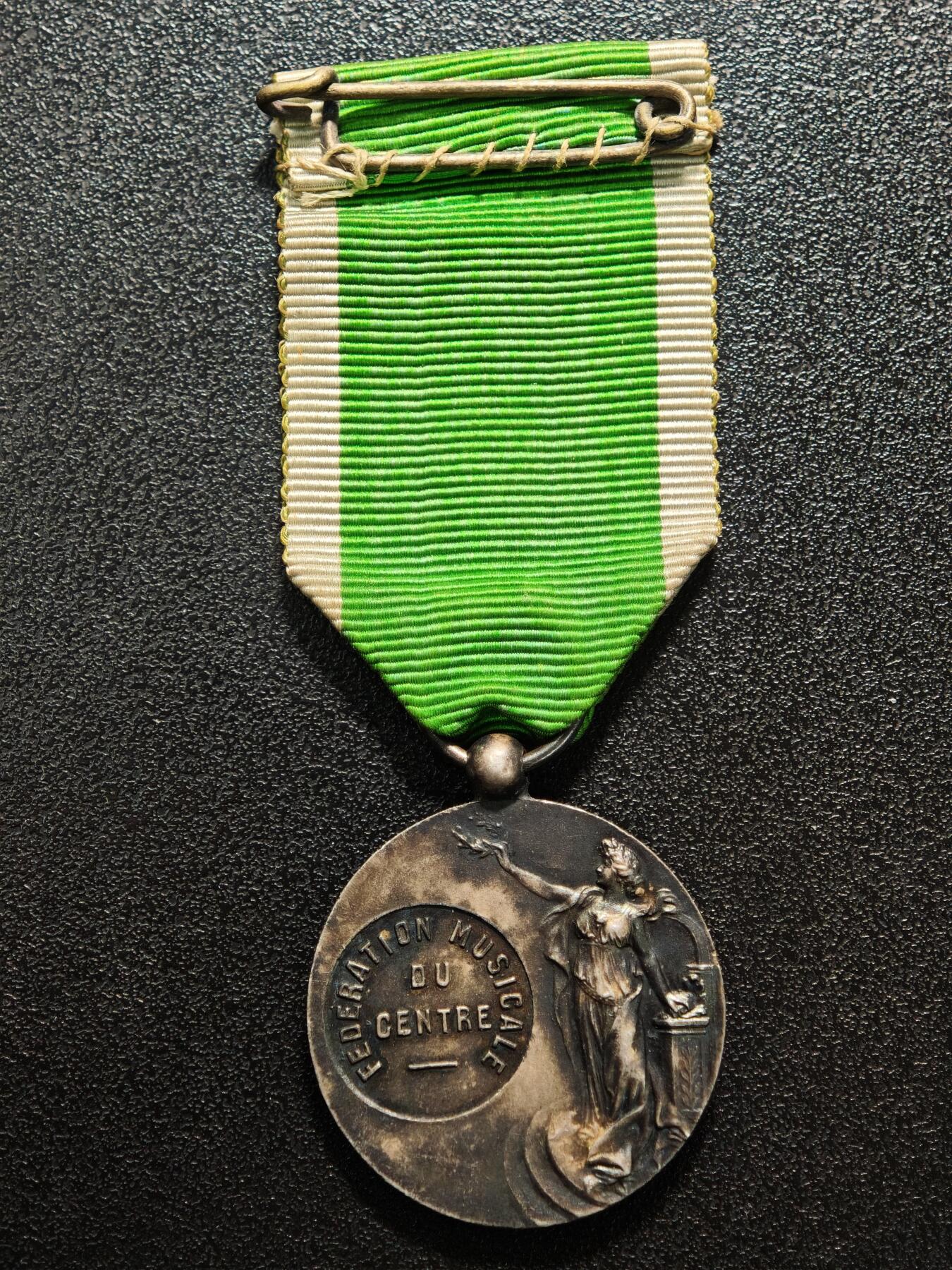 【德藏】世界币章拍卖第168期（拍品征集中~欢迎藏友联系） 19-20世纪 法国中央大区音乐联合会荣誉奖章镀银纪念章 直径约：26mm；重约：11g