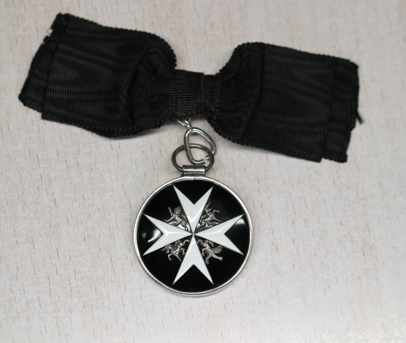 大猫徽章拍卖 第290期 骑士级圣约翰勋章 女版 银质珐琅