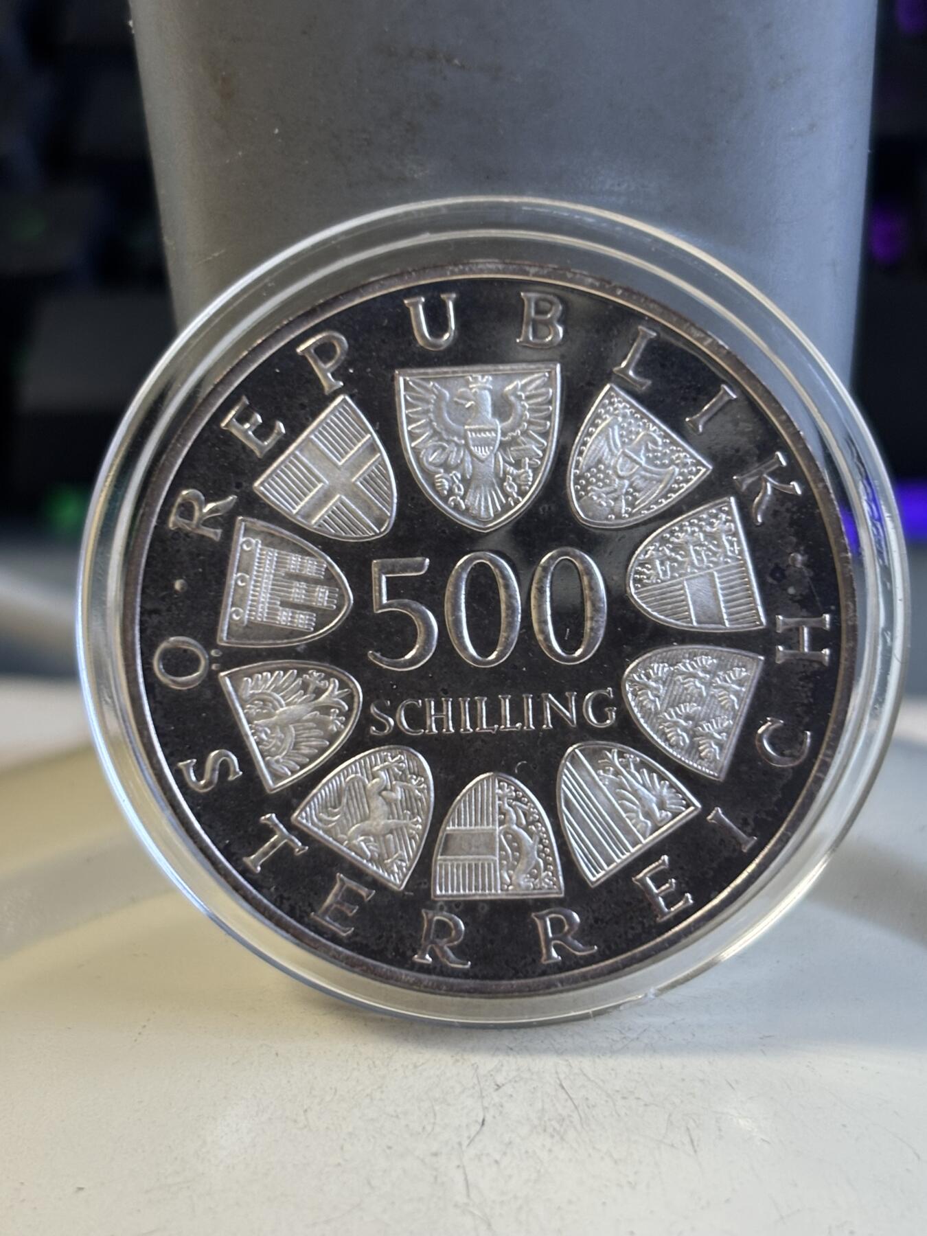 第194期拍卖 获奖币奥地利1985年布雷根茨1200周年精制纪念银币，24克，925银，发行112200枚，有氧化