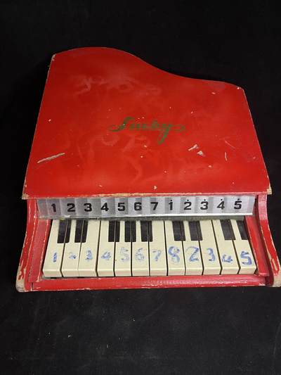 红藏专场 - 老木头钢琴摆件缺腿能弹
