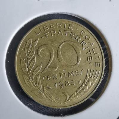 沼泽如烟--第1027场 - 法国1985年20分