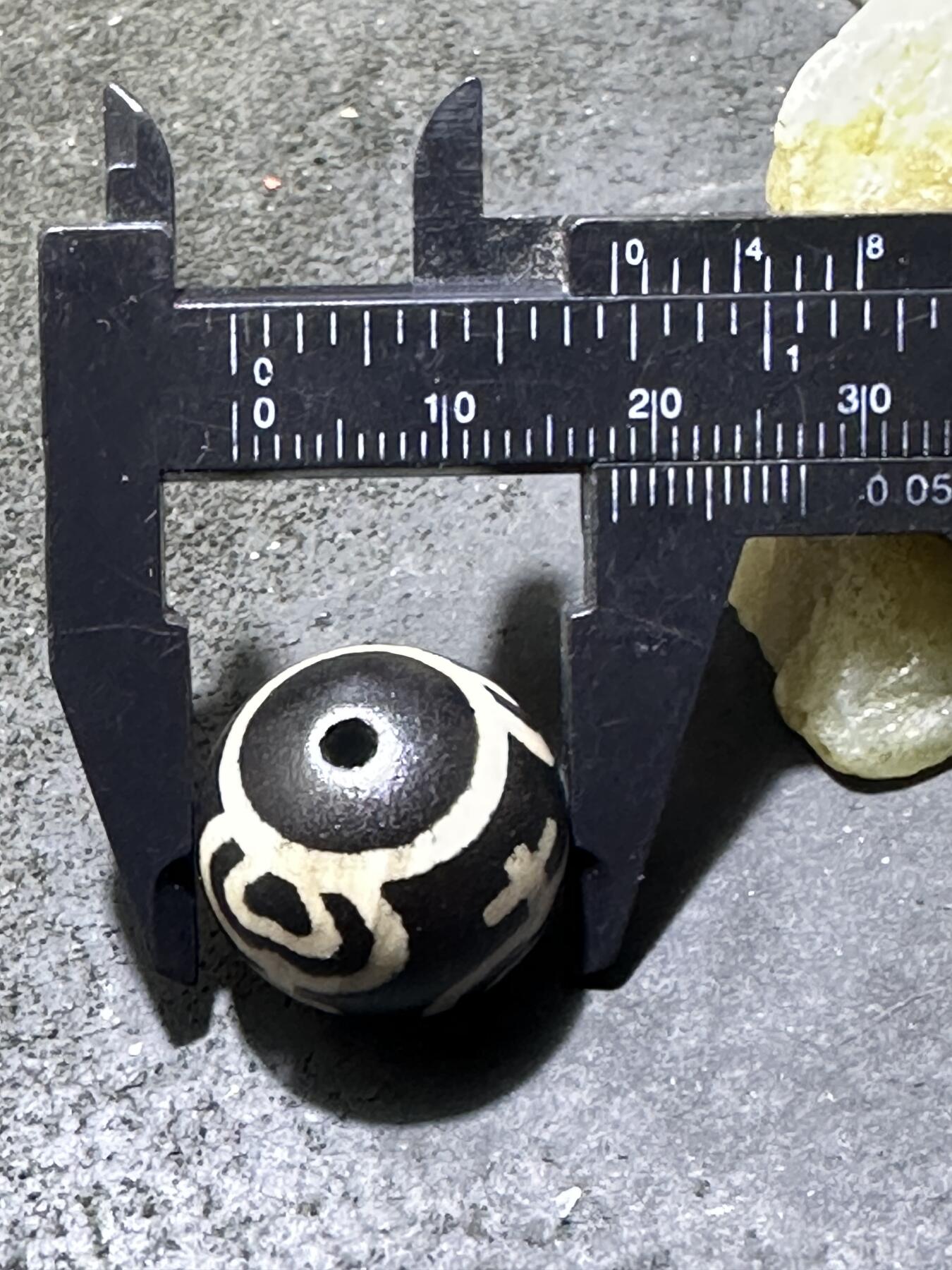 仅此一颗，藏传宝瓶天珠一颗