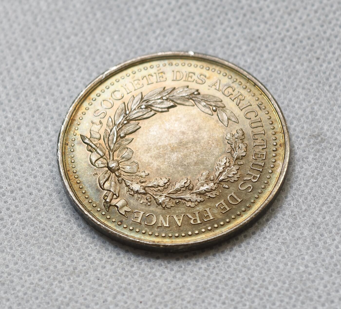 甄臻铺-世界币章拍卖（第55期），3月28日甄品场（直播拍卖）拍品征集中，送拍享返佣金等优惠多多