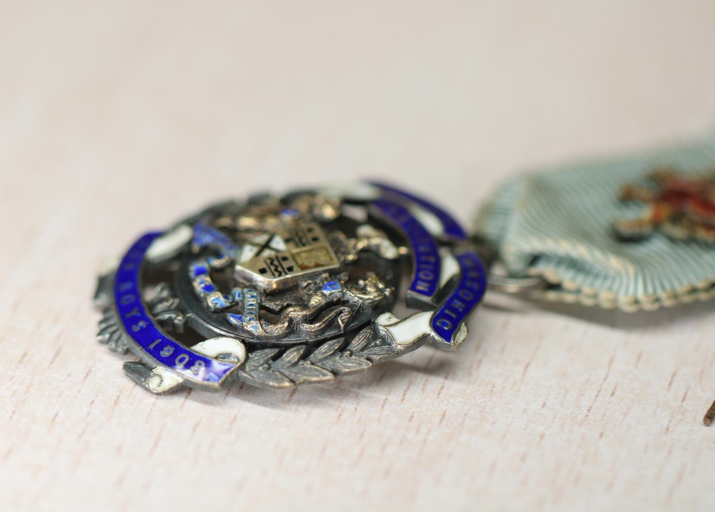 大猫徽章拍卖 第290期 1908年英国皇家共济会机构司库奖章（Steward Jewel）纯银镀金珐琅