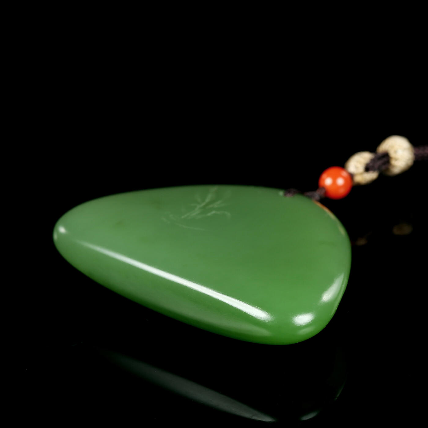 碧月说宝.君子怀瑾·当代和田玉清风专场(三) 陆宜南 色标级苹果绿碧玉莲花牌