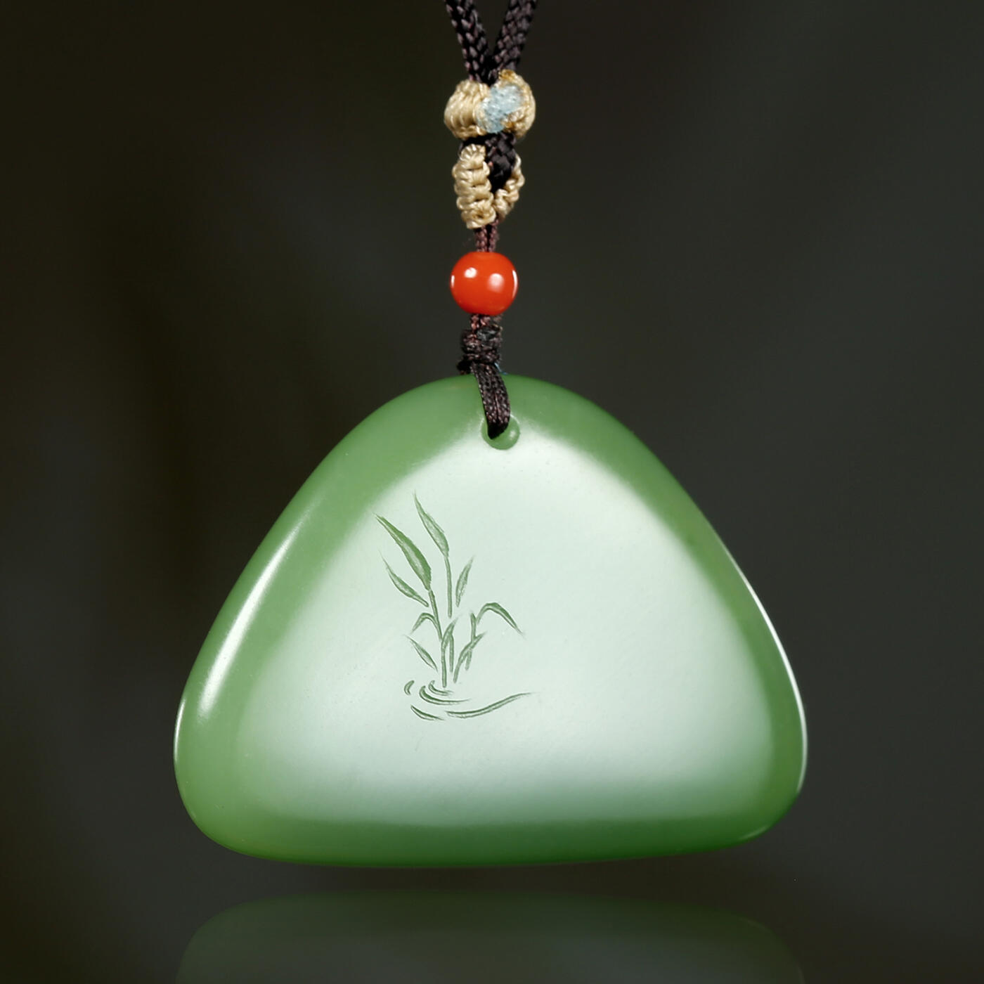 碧月说宝.君子怀瑾·当代和田玉清风专场(三) 陆宜南 色标级苹果绿碧玉莲花牌