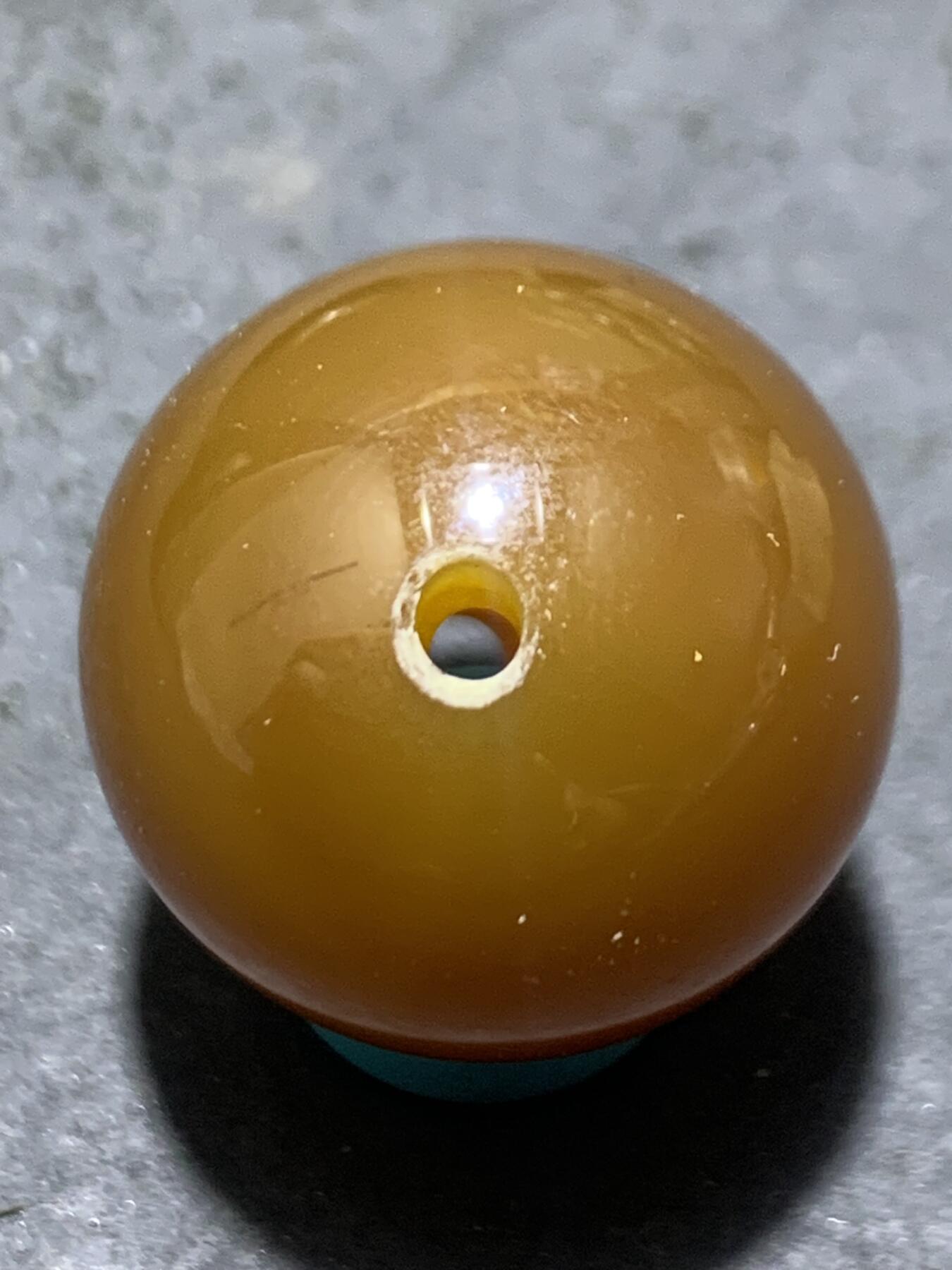 精美北红玛瑙2.0圆珠一颗，