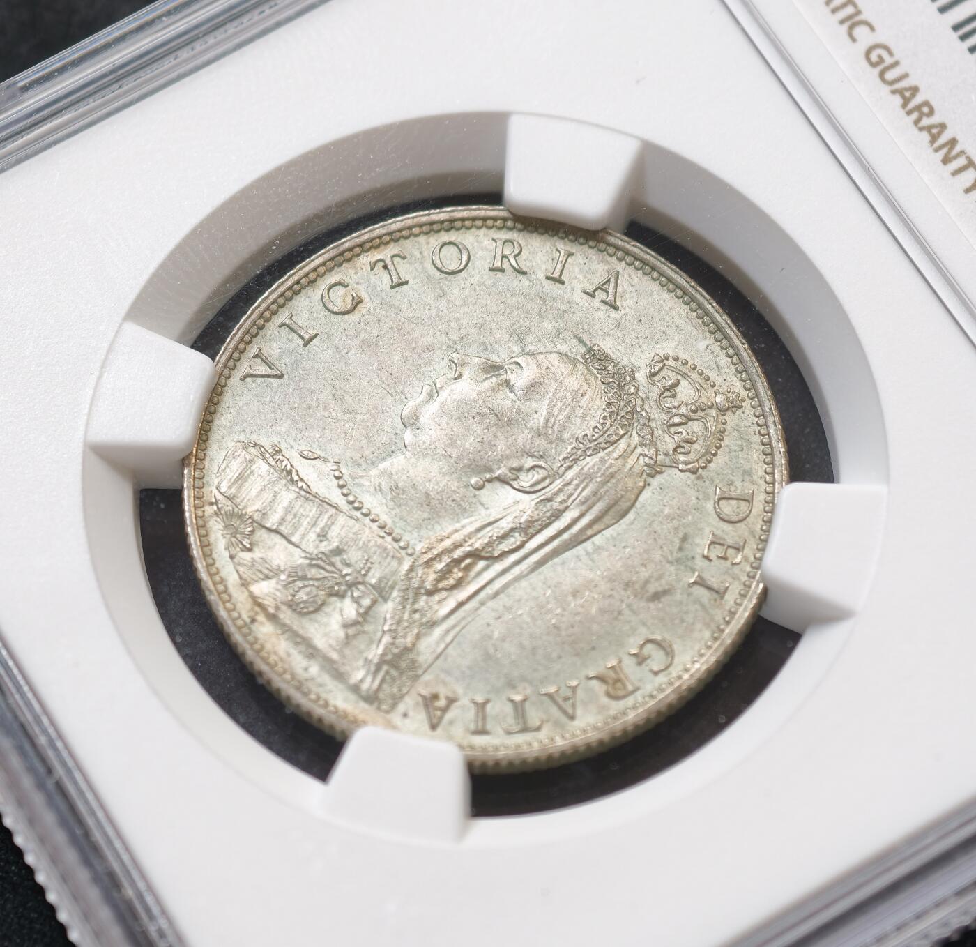 甄臻铺-世界币章拍卖（第55期），3月28日甄品场（直播拍卖）拍品征集中，送拍享返佣金等优惠多多