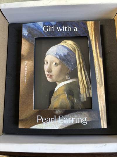 第193期拍卖 - 乍得2023年世界名画系列珍珠耳环少女2盎司彩色银币，2盎司银+33.5盎司铜，有磕碰