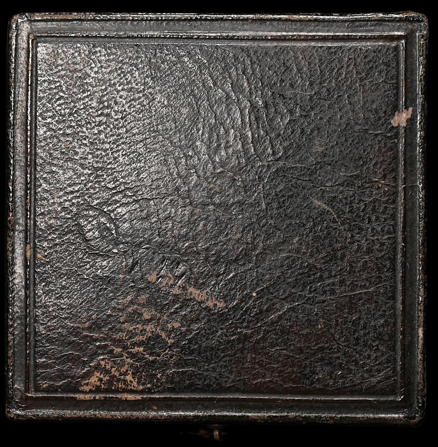 修遠堂世界钱币第108期 丹麦动物保护协会 1881 年铜质奖章，45.34mm，33.66g，边缘轻微人为划伤，盒子有残损