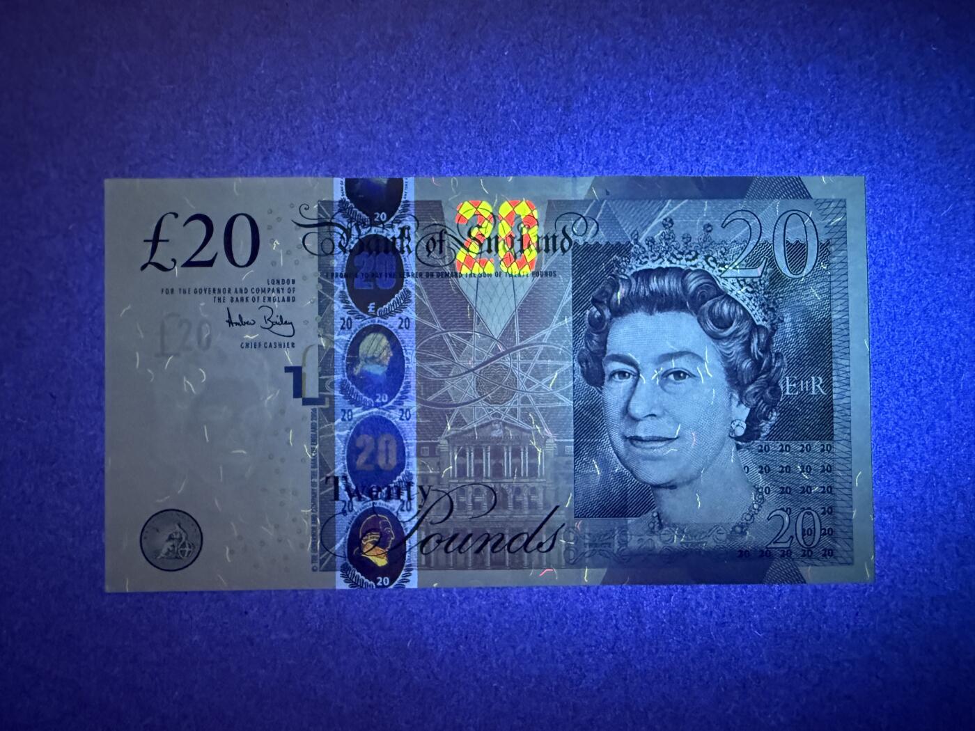 《艾美收藏》第237期-3.22周日外币强钞白金场 英格兰20镑 UNC F序列 AA60冠