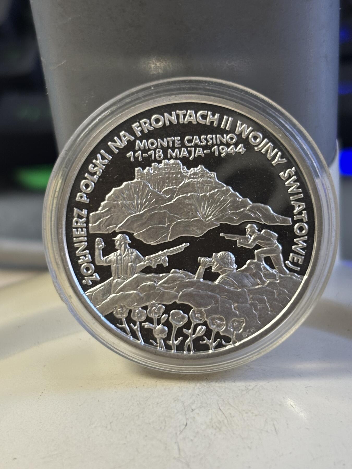 第194期拍卖 波兰1994年二战系列蒙特卡洛战役精制纪念银币，750银，16.5克