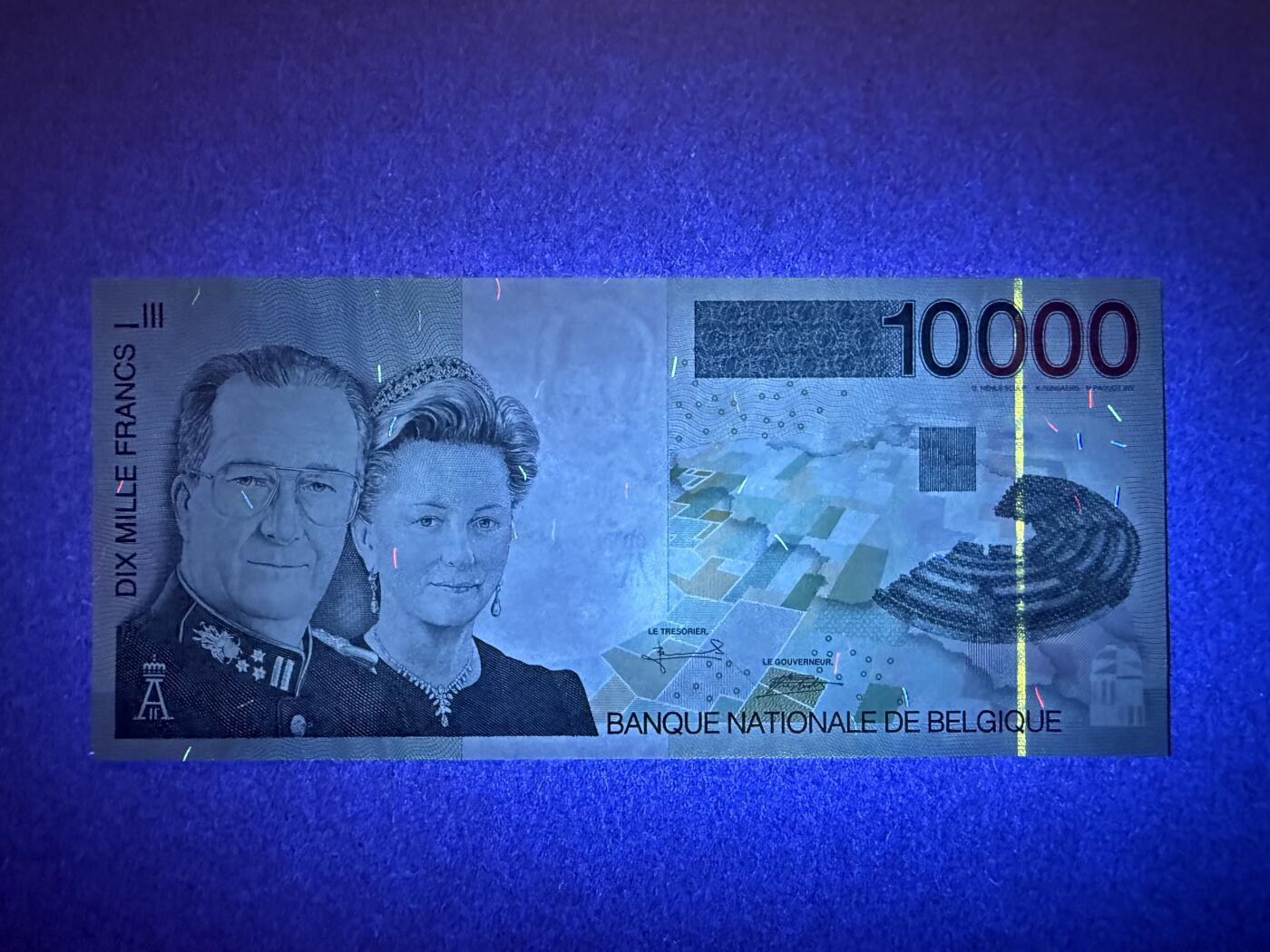 《艾美收藏》第237期-3.22周日外币强钞白金场 比利时10000法郎 UNC 1997年 国王阿尔贝二世和王后帕奥拉 长号码无47 与第拍67分的是连号