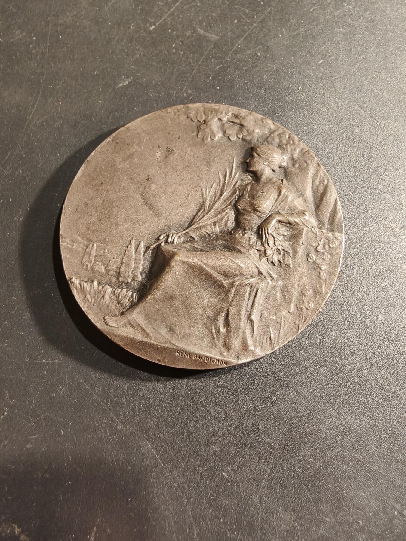 老王徽章第188期 法国鲁昂市长赠送镀银大铜章     勒内·博迪雄作品   大师名作    原盒      直径50mm     重量53.5g