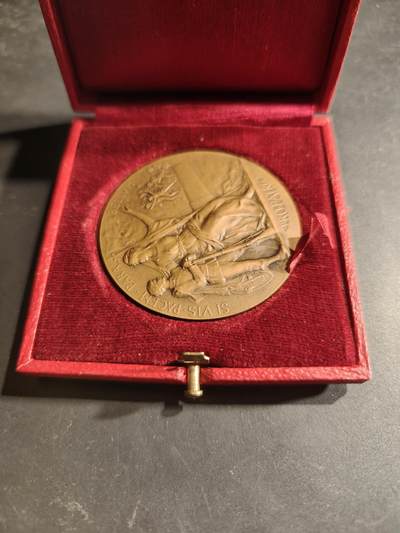 老王徽章第188期 - 法国战争部战争准备大铜章    原盒    直径50mm    重量67.4g