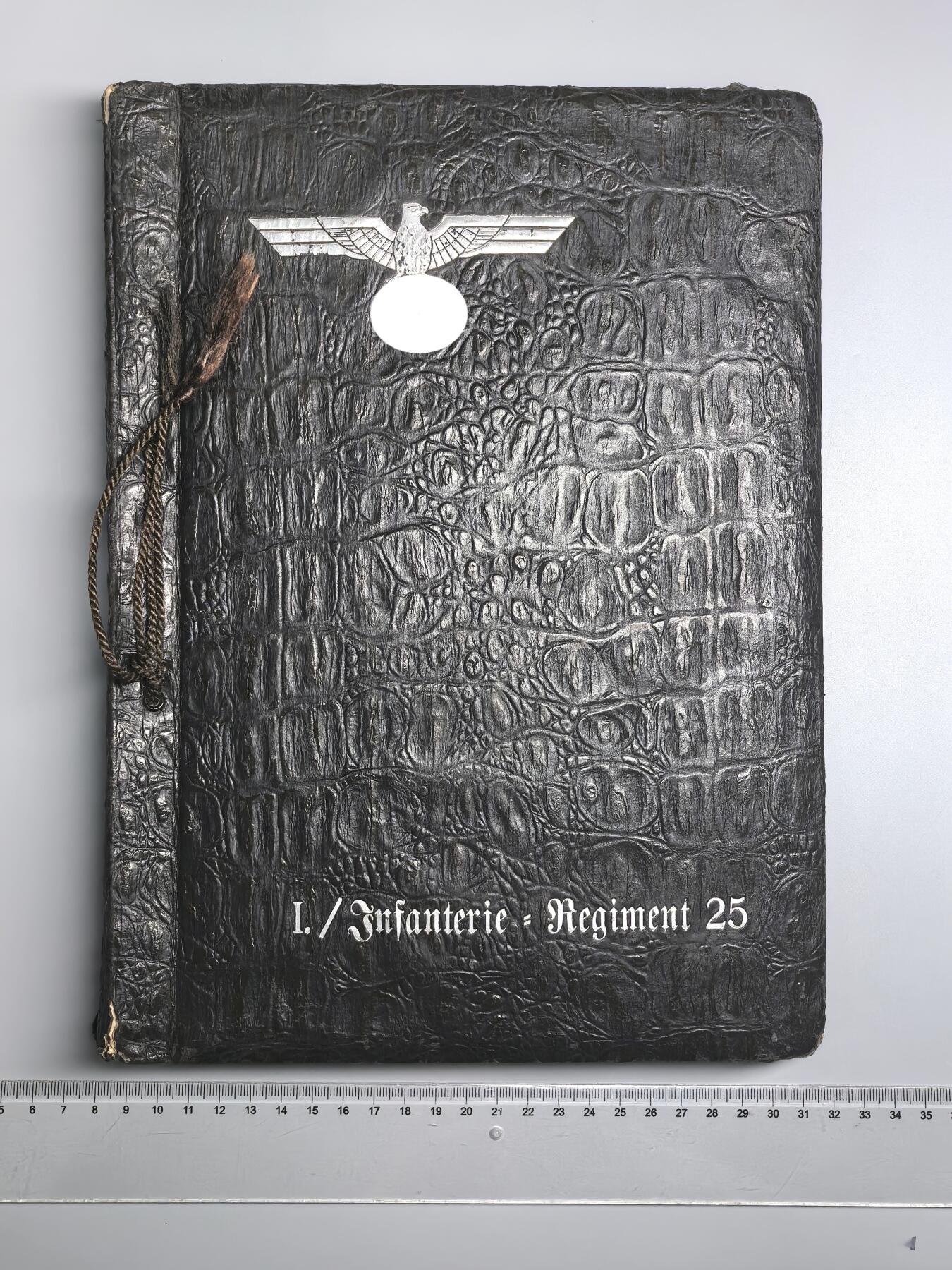 小驴勋章奖章收藏3月21日周六晚六点拍卖（珍爱和平，收藏战争，铭记历史，勿忘国耻，忠党爱国。有偿代拍，送拍规则在简介最后，参拍须阅读规则后再参拍，关系到运费包装发货时效真假辨别等关键信息，拍卖时不再发原图，看大图店主微信码在拍卖店铺介绍里）