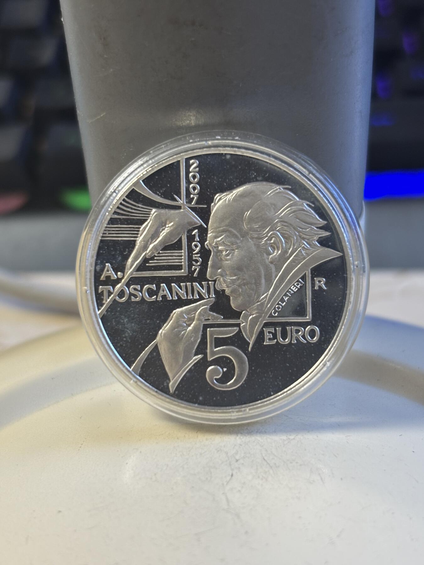 第194期拍卖 圣马力诺2007年指挥家大提琴家托斯卡尼尼纪念银币，925银，18克，有氧化