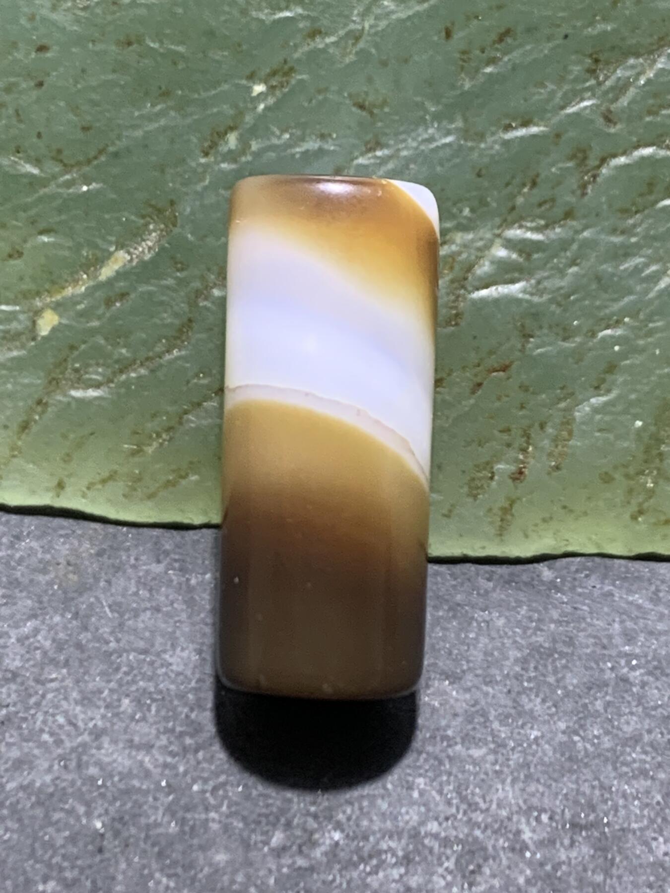 缠丝玛瑙通货直桶，桶珠一个，