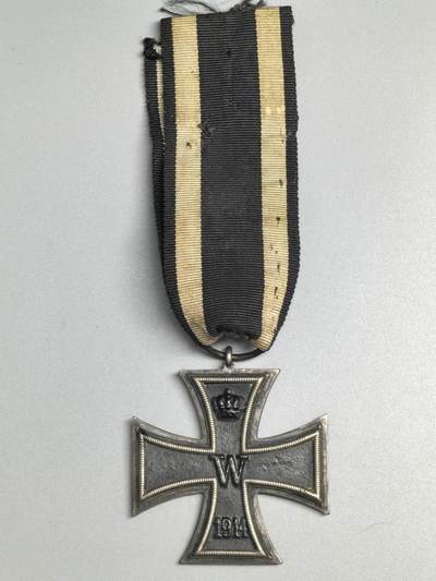 小驴勋章奖章收藏3月21日周六晚六点拍卖（珍爱和平，收藏战争，铭记历史，勿忘国耻，忠党爱国。有偿代拍，送拍规则在简介最后，参拍须阅读规则后再参拍，关系到运费包装发货时效真假辨别等关键信息，拍卖时不再发原图，看大图店主微信码在拍卖店铺介绍里） - 德国一战二级铁十字勋章，环打KO厂标，铁质核心黑漆，好品