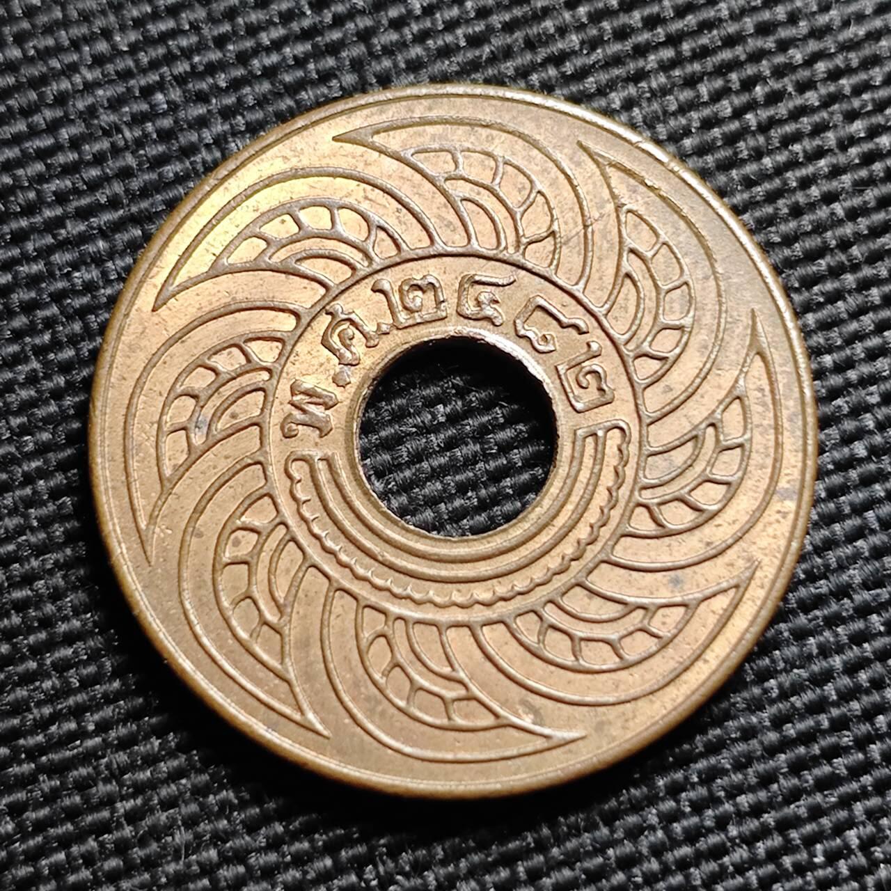 KK钱币收藏小铺   套币专场 2月预留时间 周末发货 BE2482(1939)年 特年！泰国1萨当铜币 UNC品相 没有锈 好品难得 经典设计