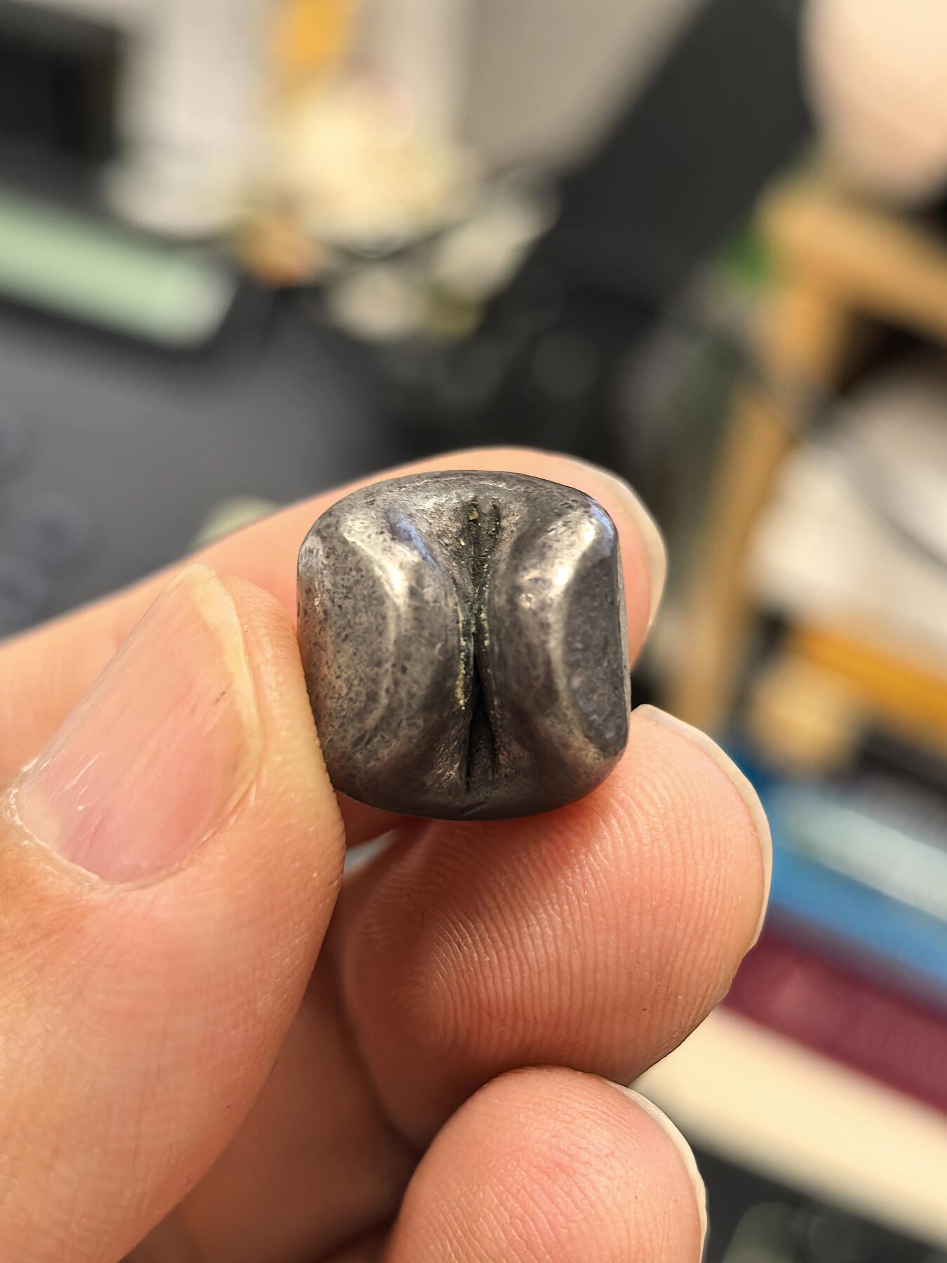 博洋堂世界钱币拍卖第165期（全场包邮） 泰国18世纪子弹银屁股锭 1泰铢 15.5g 收藏级